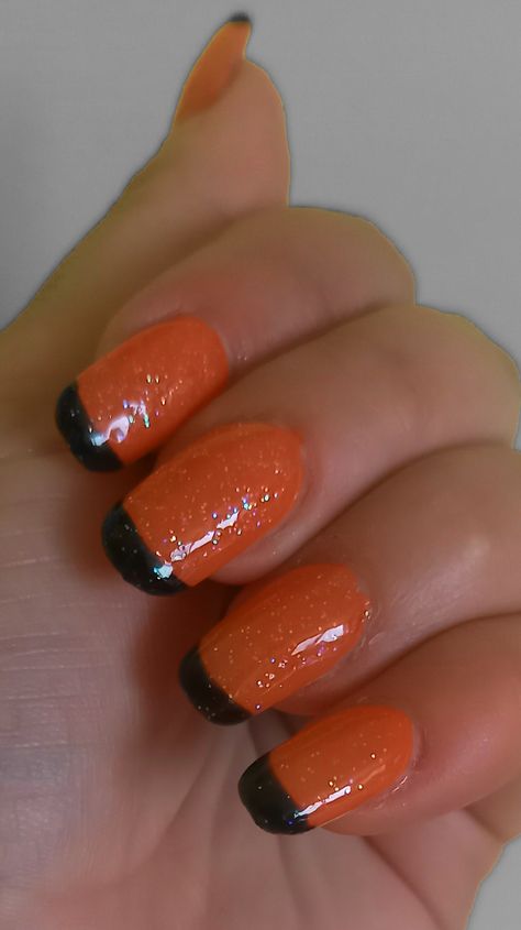 Black Snd Orange Nails, Black Nails With Orange Tips, Black And Orange French Tip Nails, Gel Nails Orange, French Manicure Glitter, Black French Manicure, Black Gel Nails, Solar Nails, Nails Orange