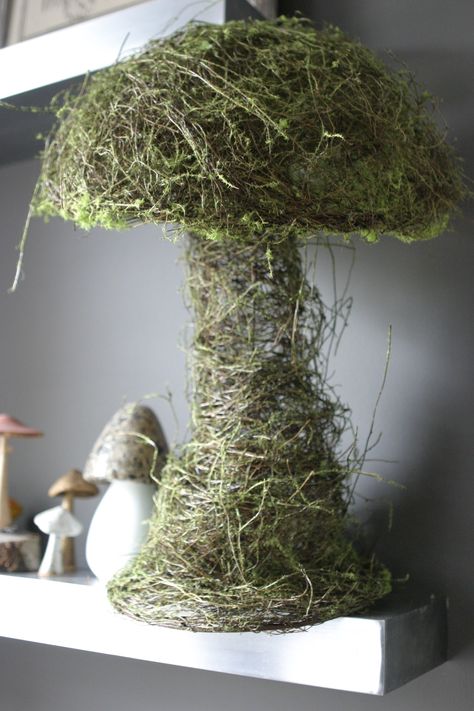 Moss and vine Mushroom (no tutorial), I have to figure out how to do the top which I would attach to  a smaller tree  trunk...chicken wire? Mushroom Display, Chicken Wire Projects, Metal Tree Sculpture, Chicken Wire Sculpture, Chicken Wire Art, Dog Memorial Gifts, Chicken Wire Crafts, Angel Garden, Mushroom Crafts