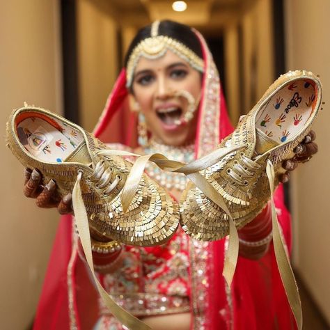 #Shopping Alert: Where To Buy Bridal Sneakers From? भारतीय दुल्हन संबंधी, Bride Sneakers, Bridal Sneakers, Men's Wedding Shoes, Wedding Sneakers, Bridal Sandals, Bridal Heels, Bridal Photography, Popular Wedding