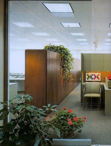 https://www.flickr.com/photos/jerjae/8130122230/in/album-72157625054727227/ 90s Office Interior, Corpo Aesthetic, 60s Office, 70s Office, Classic Office Interior, 1970s Interior Design, 1980s Interior, Steelcase Office, 80s Interior Design