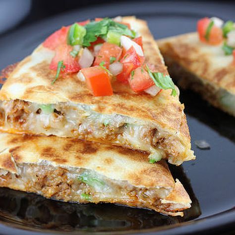 Chorizo Quesadillas Recipe Chorizo Recipes Appetizers, Tacos Recipes, Mexican Meals, Quesadilla Recipe, Chorizo Recipes, Nice Recipes, Chorizo Sausage, Quesadilla Recipes, Dinner Options