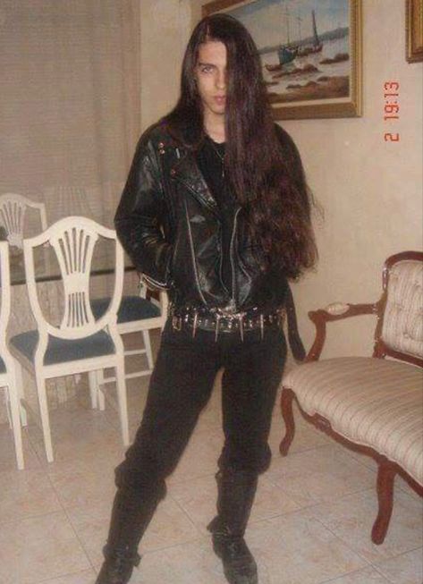 Boy Long Hair, Wedding Hairstyles With Bangs, Metalhead Fashion, Metalhead Guy, Hairstyles For Thick Hair, Trending Hair, Metal Boy, Goth Guys, Hairstyle Idea