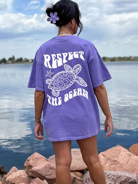 Spread a Message of Environmentalism with this cute Respect The Ocean Sea Turtle Shirt! This Beachy Comfort Colors® Tshirt is perfect for Summer or Beach Vacation! Super comfy! Size up for a Trendy Oversized Look! SHIPS FREE! SIZING TIPS: Size up 2-3 sizes from your "usual size" to get the "Oversized" Look! (2 sizes up is most common, and 3 sizes up is more dramatic) For a "relaxed fit" order your "usual size". When in doubt, lay your favorite fitting Tee flat and measure armpit to armpit and co Cute Oversized T Shirts, Summer Outfits Oversized Shirts, Summer Shirts Aesthetic, Beach Shirt Ideas, Beach Tshirt Ideas, Cute Shirts Aesthetic, Ocean Shirts, Cute Oversized Shirts, Tee Shirt Oversize