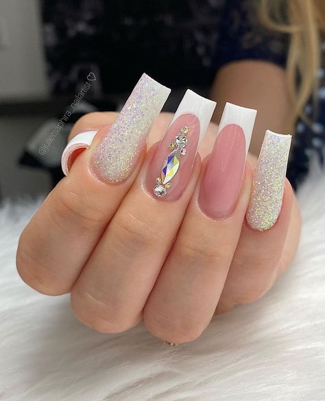 𝐉𝐔𝐋𝐈𝐄𝐓 𝐒𝐀𝐏𝐇𝐈𝐑𝐀 ♡ 𝐁𝐄𝐀𝐔𝐓𝐘 on Instagram: “𝐴𝑛𝑧𝑒𝑖𝑔𝑒 | Xtreme Mermaid Glitter 01 • Premium White • Flexi Builder Cover „Sweet Sound“ • Swarovski Crystals • Secret Beyond Shine by…” Mermaid Glitter, Swarovski Crystals, Mermaid, Sound, Glitter, Nails, Crystals, On Instagram, White