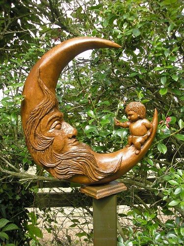 Moon Baby wood carving by Pauline (Lead Up the Garden Path) Moon With Face, Wood Moon, Face Carving, Wood Spirit, Moon Baby, Carved Furniture, Tree Carving, Wood Carving Designs, Chainsaw Carving