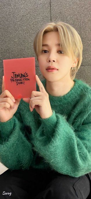 (1) Min Swag 🖤 wallpapers + edits no X: "PARK JIMIN - HD Fullscreen Wallpaper/Lockscreen ✔️Please retweet if you like the picture! ❌️crop the watermark 📂https://t.co/FVGzVqTL0M SPECIAL TALK with Jimin I will RT those who use my wallpapers, so show me #JiminsProductionDiary #SpecialTalkWithJimin #JIMIN @BTS_twt https://t.co/rjKOFxrfGV" / X Park Jimin Cute, Jimin Wallpaper, First Love Bts, Green Baby, Bulletproof Boy Scouts, Park Jimin Bts, Bts Book, Bts Boys, Foto Bts