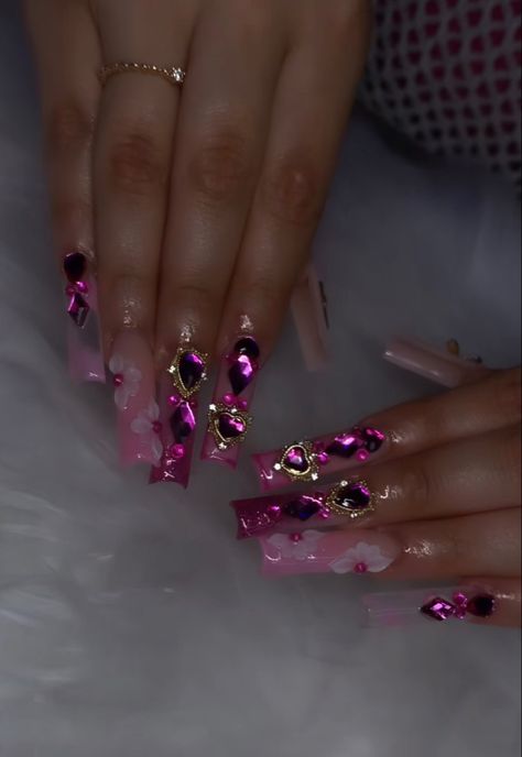 Hot Pink Quince Nails, Hot Pink Nails With Rhinestones, Hot Pink Bling Nails, Pink Bling Acrylic Nails, Victoria Sanchez, Pink Bling Nails, Quince Planning, Magenta Nails, Quince Nails