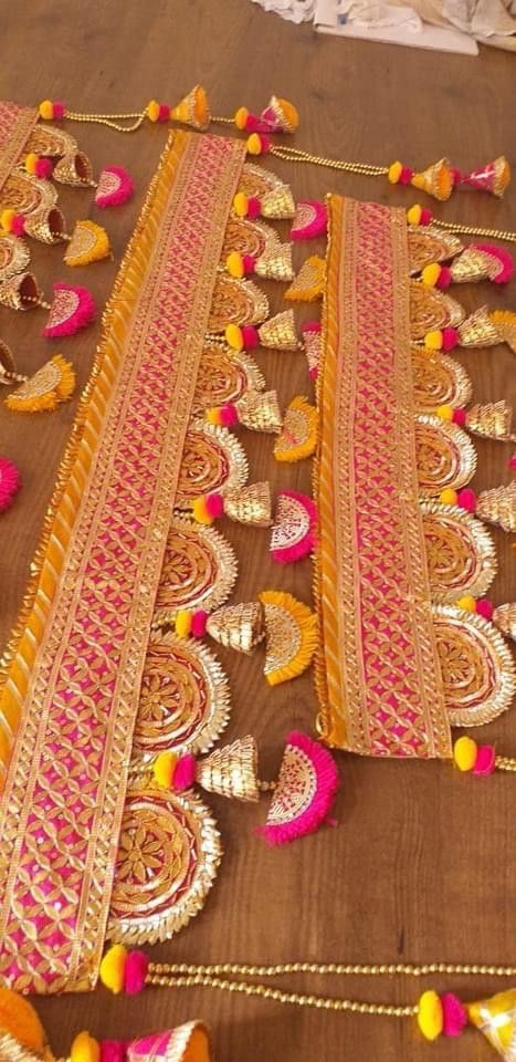 Bandarwar Handmade, Door Latkan Designs, Bandarwar Designs, Bandhanwar Handmade Diy, Diy Bandarwal, Banderwal Latest Designs, Bandanwar Designs, Handmade Diwali Decoration Items, Bandhanwar Designs