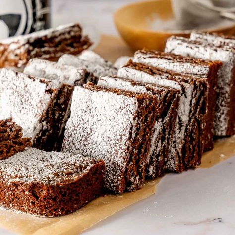 Gingerbread Brownies, Healthy Bread Recipes, Fudgy Brownie, Ginger And Cinnamon, Cookie Time, Christmas Dishes, Chocolate Cinnamon, Brownie Bar, Ground Ginger