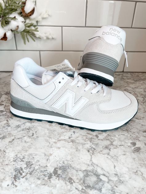 Casual outfit
Casual shoes
Neutral clothes
Lookbook
Fall trends 
Womens casual outfit
Fall fashion
Fall casual outfit
Capsule wardrobe
Trending fashion New Balance 574, Neutral Fashion, Tennis Shoes, White Sneaker, New Balance, Capsule Wardrobe, Sneakers Fashion, Casual Outfits, Sneakers