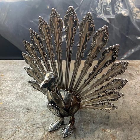 Flatware Art, Cool Welding Projects, Cutlery Art, Silverware Art, Recycled Metal Art, Spoon Art, Welding Art Projects, Metal Yard Art, Metal Garden Art