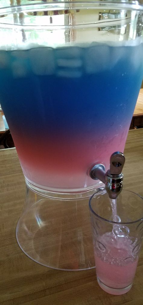 Gender Reveal Juice Ideas, Raspberry Juice, Blue Raspberry Lemonade, Raspberry Lemonade, Baby Gender Reveal, Blue Raspberry, Reveal Ideas, Reveal Party, Baby Gender