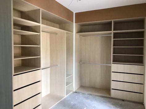 Walk In Wardrobe Design Bedroom, Walk In Robe Designs, Walk In Robes, Walk In Robe Ideas, Small Walk In Wardrobe, Room Wardrobe Design, Bedroom Cabinetry, Walk In Wardrobe Design, Diy Walk In Closet