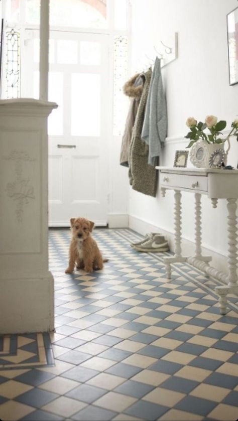 The London Look, Hall Tiles, Checkerboard Floor, Tiled Hallway, Hallway Designs, Hal Decor, London Look, Shepherds Hut, 아파트 인테리어