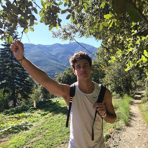 12km hiking. Enjoying nature again Xavier Serrano, Afraid Of Commitment, Sagittarius Man, Burton Snowboards, Tumblr Boys, Skateboard Art, Kitesurfing, Michael Jordan, Skateboarding