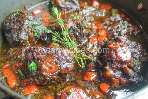 Stove Top Oxtails Stovetop Oxtails, Bbq Oxtails, Smothered Ribs, Smoked Oxtails, Seafood Macaroni, Oxtail Recipes Easy, Oxtails Recipe, Ciroc Peach, Ox Tails