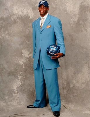 ronnie brewer, sportin' a pajama-inspired 3-piece... Nba Draft Suits, 2003 Nba Draft, Black Mamba Kobe Bryant, Black Mamba Kobe, Kevin Durant 7, Wesley Johnson, Kobe Bryant Jersey, Yearbook Photoshoot, Lebron James Championship