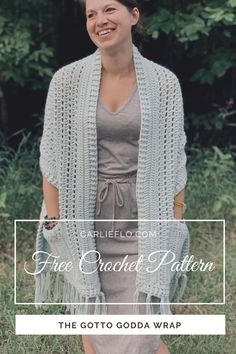 Follow the free crochet pattern by carlieflo to create a beautiful pocket shawl- this season’s popular accessory. Advanced beginner friendly. Starting chains by height for a great fit!! Crochet Wraps, Pocket Shawl, Crocheted Stuff, Crochet Pocket, Crochet Bloggers, Super Easy Crochet, Pocket Scarf, Shorts Crochet, Crochet Shrug Pattern