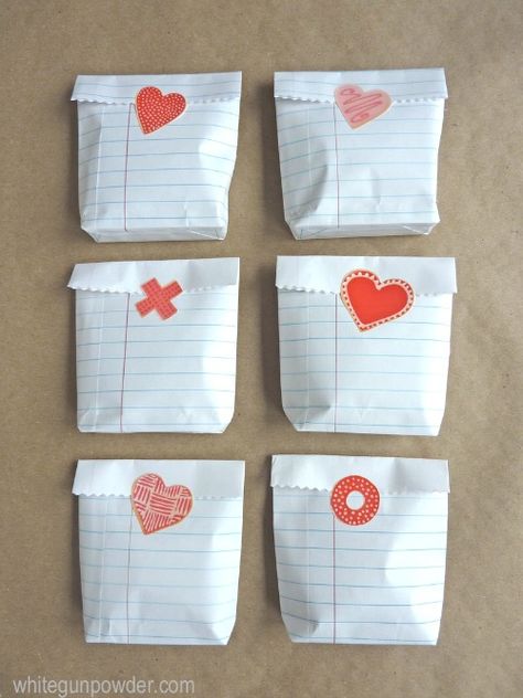 Diy Paper Treat Bags, Diy Treat Bags, Paper Sweets, Diy Valentine's Treats, Valentine Treat Bags, Valentine Bags, Diy Treat Bag, Nerdy Chic, Paper Valentines