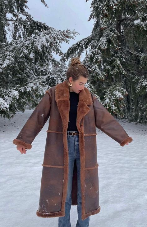 Cowgirl Winter Outfits, Winter Cowgirl Outfit, Cowgirl Winter, Montana Outfits, Winter Cowgirl, Fur Coat Outfits, Cold Fashion, Cowgirl Outfit, Western Aesthetic