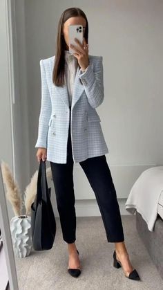 Women Work Outfits, Corp Perfect, Trendy Work Outfit, Classy Skirts, Casual Professional, Professional Outfits Women, Chique Outfits, Business Outfits Women, Office Outfits Women