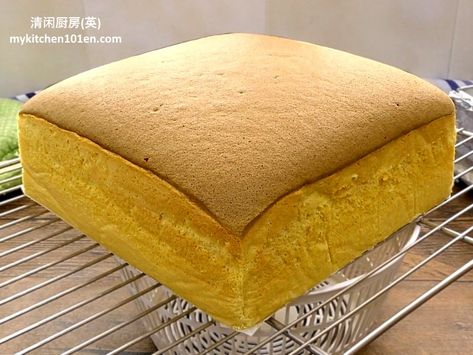 Japanese Cotton Sponge Cake Recipe, Cotton Sponge Cake, Ogura Cake, Pandan Chiffon Cake, Fluffy Cake, Cotton Cake, Japanese Cheesecake, Chinese Dessert, Sponge Cake Recipes