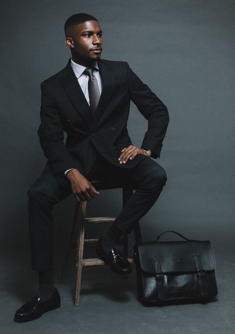 Black Business Attire, Suit Photoshoot, Home Advertising, Engagement Photos Outfits Fall, Casual Mens Fashion, Job Titles, Male Portrait Poses, Men Poses, Mens Fashion Winter