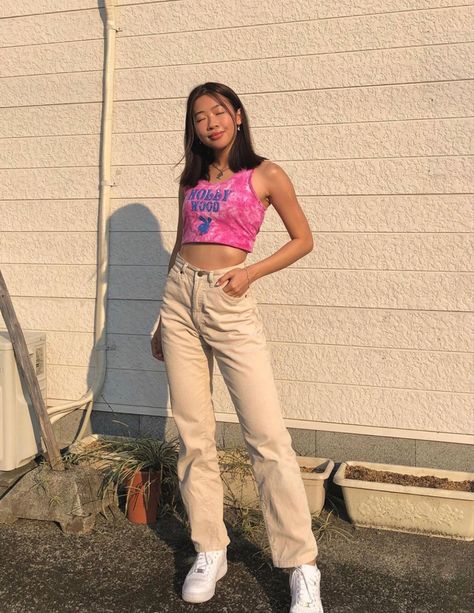 Light Brown Cargo Pants Outfit, Light Brown Cargo Pants, Brown Cargo Pants Outfit, Girl Outfit Ideas, Brown Cargo Pants, Beachy Outfits, Cargo Pants Outfit, Cute Outfits For School, Instagram Outfits