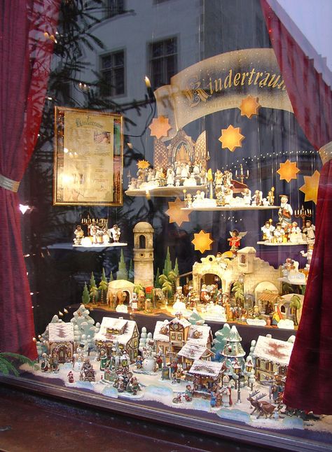 Christmas Shop in Rothenburg ob der Tauber, Germany called the Käthe Wohlfahrt  "Christkindlmarkt  ~ The shop's beginnings all started with a little music box / galenfrysinger.com Rothenburg Germany, Christmas Shop Window, Christmas In Germany, Decoration Vitrine, Christmas In Europe, Rothenburg Ob Der Tauber, Christmas Window Display, Snow Village, German Christmas