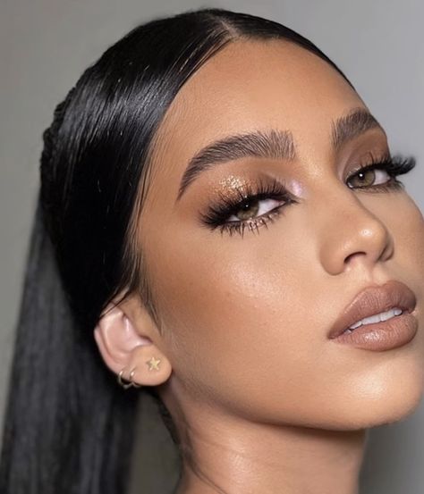 Kim K Smokey Eye, Maquillaje Soft Glam, Golden Makeup Look, Makeup Soft Glam, Soft Glam Look, Angel Makeup, Classy Makeup, Glam Wedding Makeup, Makeup Soft