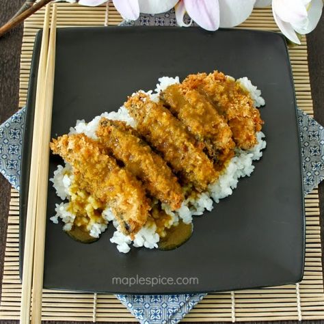 Portobello Mushroom Katsu Curry with Japanese Rice - Vegan. Mushroom Katsu, Vegan Japanese, Vegetarian Day, Katsu Curry, Healthy Vegetarian Dinner, Vegan Lunch Recipes, Hungry Hippos, Japanese Rice, Vegan Eats