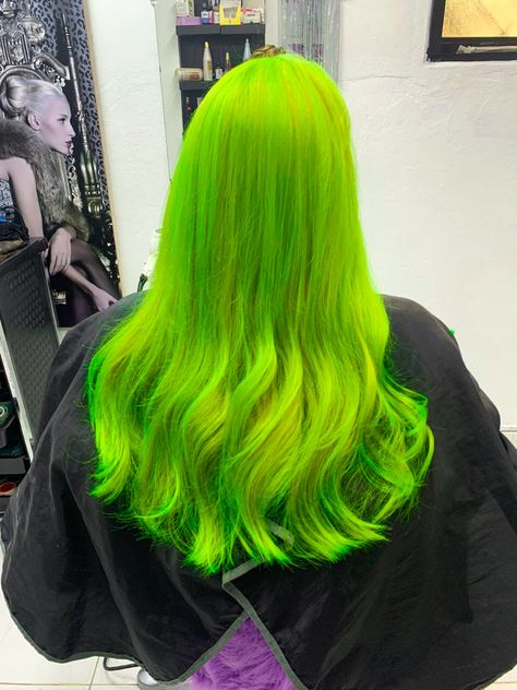 Neon Green Hair Color, Green Hair Color Ideas, Short Summer Haircuts, Green Hair Color, Neon Green Hair, Color Block Hair, Football Camp, Goth Hair, Neon Hair