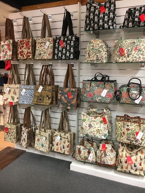 Handbag VM layout Department #bealesofkeighley #signarebags Bag Store Display, Gift Shop Interiors, Shop Counter Design, Craft Fair Booth Display, Handbag Display, Diy Wood Shelves, Bag Illustration, Craft Fairs Booth, Craft Fair Displays