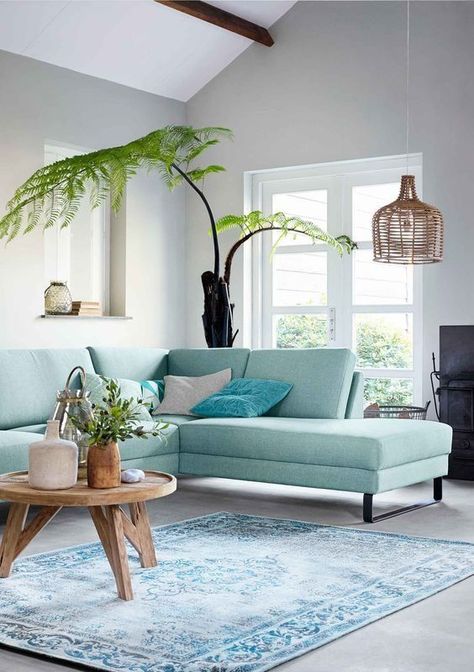 Green Couch Living Room, Turquoise Living Room Decor, Living Room Turquoise, Loft Interior Design, Loft Interiors, Sofa Living Room, Apartment Decor Inspiration, Sofa Living, New Living Room