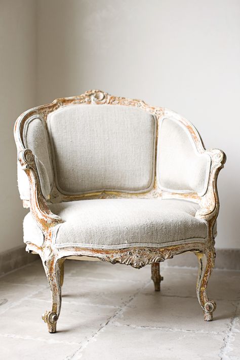 Stunning antique chair!     Fine European Antiques. Round Top, Texas. Bader Ranch at Round Top. Round Top Antique Show Antique Lounge Chair, French Accent Chairs, Baroque Chair, French Room, Round Top Antiques, Fine Antique Furniture, Round Top Texas, Pretty Furniture, Luxe Furniture