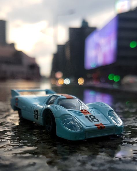 Photography Fundamentals, Hot Wheels Cars Toys, Gulf Racing, Model Cars Collection, Photography Essentials, Seni Pop, Miniature Photography, Hot Weels, Hot Wheels Toys