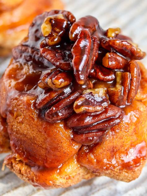 "These little sticky buns remind us... - Just A Pinch Recipes Caramel Sticky Buns, Blue Ribbon Recipes, Sticky Buns Recipes, Canned Biscuits, Just A Pinch Recipes, Sticky Buns, Easy Cinnamon, Just A Pinch, Bun Recipe