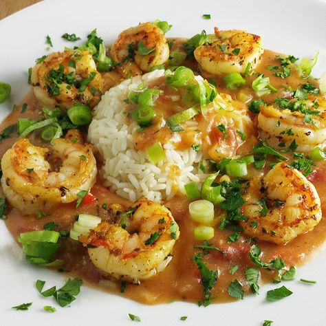 Shrimp Étouffée Recipe for Mardi Gras - A Culinary Journey With Chef Dennis Cajun Recipes Easy, Classic Cajun Recipes, Etouffee Recipe, Shrimp Etouffee, Southern Cooking Recipes, Mardi Gras Food, Cajun Cooking, Creole Recipes, Shrimp Dishes