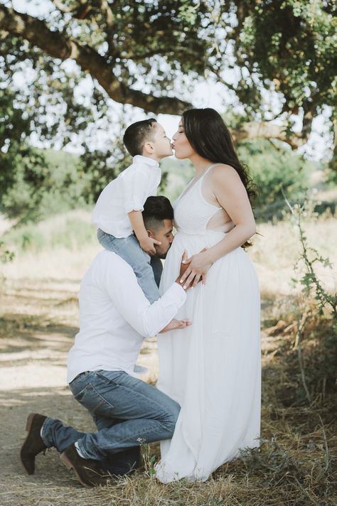 Casual Family Maternity Photos, Maternity Photography Poses With Son, Maternity Pictures With Son, Maternity Shoot With Son, Mom And Son Maternity Pictures, Family Maternity Pictures, Toddler Poses, Maternity Photography Family, Maternity Photography Poses Outdoors