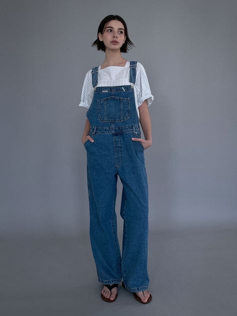 Denim Overalls Outfit, Style Overalls, Overalls Outfit, Boys Denim, Denim Color, Fashion Wishlist, W Concept, Swaggy Outfits, Washed Denim