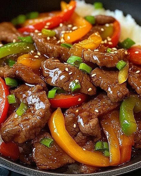 Best Ever Pepper Steak Recipe - Quick & Delicious - optimal recipes Best Ever Pepper Steak, Optimal Recipes, Beef Recipes Easy Dinners, Beef Pasta Recipes, Pepper Steak Recipe, Vegetable Crisps, Persian Cuisine, Beef Pasta, Filling Dinner