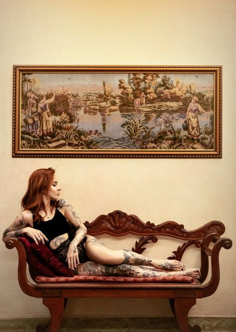 Tattooed woman lying on sofa under picture · Free Stock Photo Tattooed Woman, Celebrity Bodies, Cool Couches, Romantic Room, Lingerie Photos, Photos Hd, Sofa Styling, Vintage Vogue, Hd Images