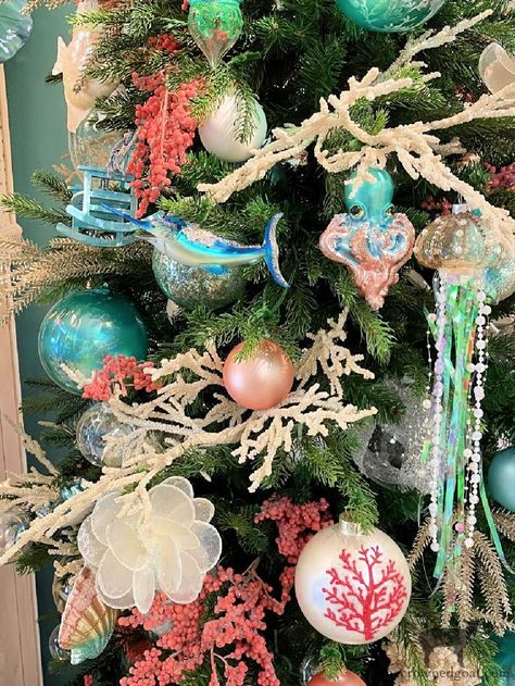 Thoughts on Loving Well... – Welcome Home Basket, Coastal Christmas Ornaments, Beachy Christmas Tree, Unexpected Gifts, Seaside Christmas, Beach Christmas Trees, Beach Tree, Chic Christmas Decor, Coastal Christmas Tree