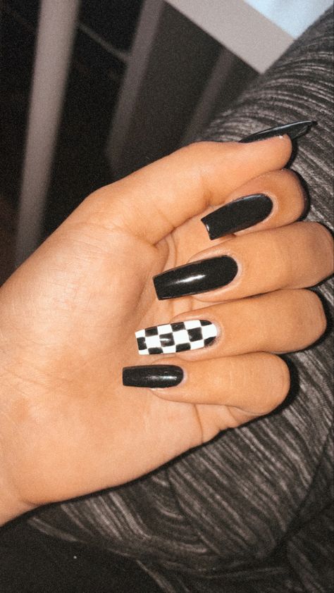 Nascar Nails, Country Acrylic Nails, Nail Guide, Office Nails, Checkered Nails, Boho Nails, Matte Black Nails, Black Acrylic Nails, Sassy Nails