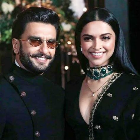 Deepika Ranveer, Dipika Padukone, Shreya Ghoshal, Deepika Padukone Style, Bollywood Couples, Bollywood Wedding, Famous Couples, Ranveer Singh, Bollywood Actors