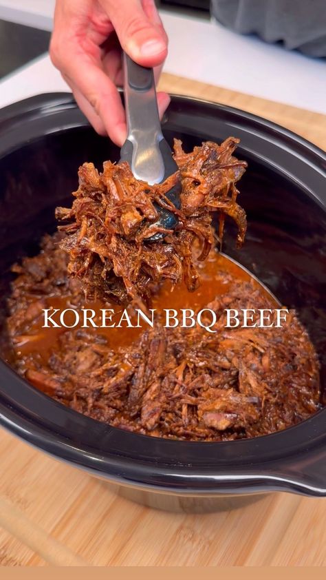 Korean BBQ Beef Stealth Health Slow Cooker Meal Prep Series, Episode 8 Per Rice Bowl (makes 10) 505 Calories 36g Protein 56g Carbs 14g… | Instagram Bbq Beef Crockpot, Slow Cooker Meal Prep, Stealth Health, Korean Beef Recipes, Korean Bbq Beef, 30g Protein, Slow Cooker Meal, Toasted Sesame Oil, Healthy High Protein Meals