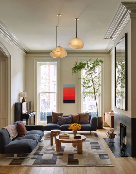 Tour an 1870s Brooklyn Brownstone Remodeled to Let the Light In | Architectural Digest Brooklyn House Interior, Brownstone Living Room Ideas, New York Townhouse Interior, Brownstone Living Room, Architectural Digest Living Room, Brownstone Interiors, Modern Spanish Style, Brooklyn Townhouse, Craftsman Tile