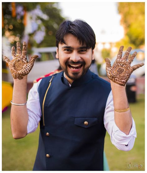 These Groom Mehendi Designs Will Steal the Show from the Bride Groom Mehendi Designs, Groom Mehandi, Mehendi Photoshoot, Groom Trends, Mehendi Photography, Feet Mehndi, Hand Mehendi, Wedding Photography Bridal Party, Groom Photoshoot