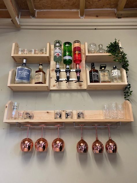 Diy Mini Bar, Bar With Shelves, Bar En Palette, Home Mini Bar, Drink Shelf, Home Bar Rooms, Bar Shelves, Diy Home Bar, Design Café