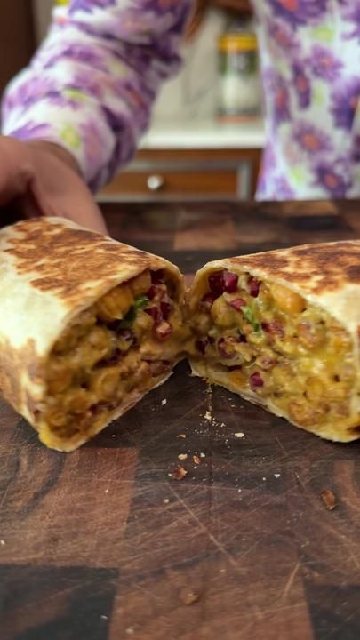 Crispy chickpea wrap with a creamy tahini dressing 🌯 Prepare to have ... | Tahini Recipe | TikTok Chickpea Wrap, Low Cal Lunch, Crispy Chickpea, Soft Tortillas, Chic Peas, Tahini Recipe, Mediterranean Diet Plan, Crispy Chickpeas, Burritos Recipe